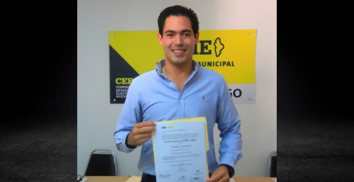 RECIBE DAVID DE LA PEÑA CONSTANCIA DE ALCALDE ELECTO DEL MUNICIPIO DE SANTIAGO