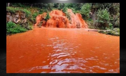 CASCADAS DE ZARAGOZA SE VUELVEN A PINTAR DE ROJO