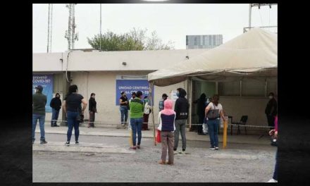 UNIDAD CENTINELA SE ENCUENTRA CON GRANDES FILAS PARA REALIZARSE PRUEBAS COVID