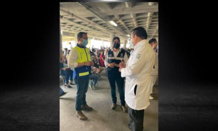 DIPUTADO FEDERAL HÉCTOR CASTILLO PARTICIPA COMO VOLUNTARIO DURANTE LA JORNADA DE VACUNACIÓN PARA MAYORES DE 18 AÑOS <br>