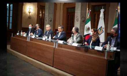 GOBERNADOR JAIME RODRÍGUEZ PRESUME SUS LOGROS EN INVERSIÓN EXTRANJERA PARA NUEVO LEÓN Y LE DICE A SAMUEL GARCÍA QUE DINERO MATA CARITA