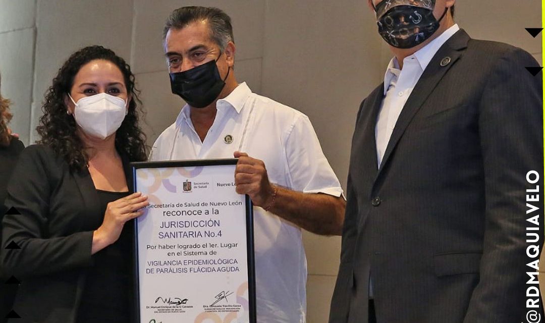 ENTREGAN RECONOCIMIENTOS POR EL RENDIMIENTO AL PERSONAL MÉDICO DURANTE LA PANDEMIA POR COVID-19