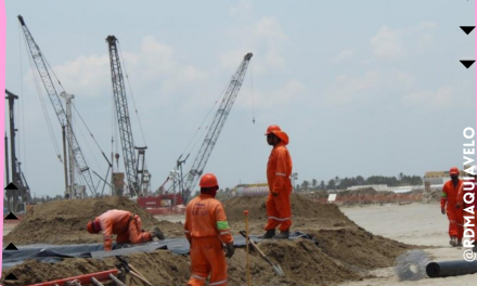 TRABAJADORES DE DOS BOCAS ARMAN CONFLICTO LABORAL Y LÓPEZ OBRADOR LES PIDE QUE SE PORTEN BIEN