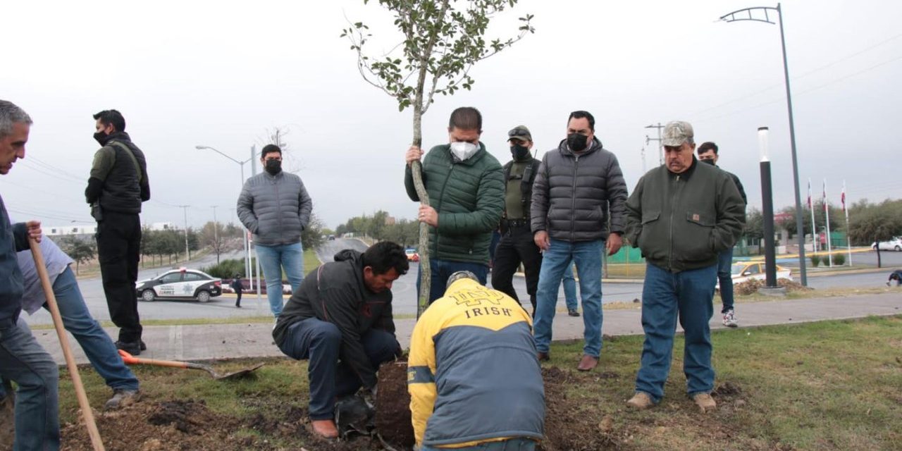 DA PACO TREVIÑO INICIO A PROYECTO DE PLANTACIÓN DE ÁRBOLES EN JUÁREZ