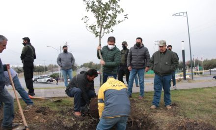 DA PACO TREVIÑO INICIO A PROYECTO DE PLANTACIÓN DE ÁRBOLES EN JUÁREZ