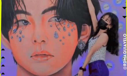 JÓVENES VISITAN MURAL DE BTS PARA FESTEJAR CUMPLEAÑOS DE UNO DE SUS INTEGRANTES