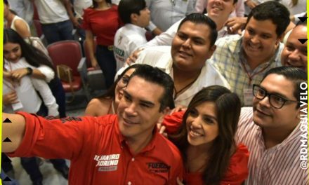 ALEJANDRO MORENO ES RESPALDADO POR JÓVENES. LAS FUERZAS JUVENILES REVOLUCIONARIAS VEN A ALITO COMO LA MEJOR OPCIÓN PARA LA PRESIDENCIA DE LA REPÚBLICA