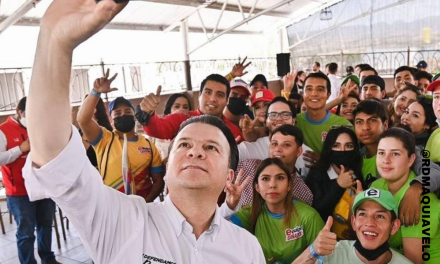 ESTEBAN VILLEGAS, CANDIDATO DE VA POR DURANGO IMPULSARÁ A LOS JÓVENES CON BECAS