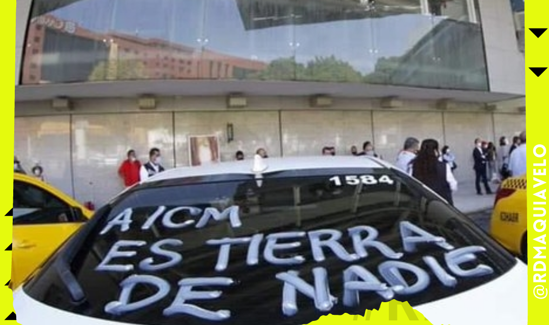 MANIFIESTAN DESCONTENTO TAXISTAS EN AEROPUERTO MÁS IMPORTANTE DE MÉXICO, EL AICM POR UBER Y DIDI