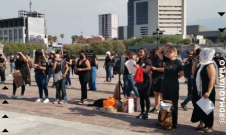 SIGUEN LAS PROTESTAS AFUERA DE PALACIO DE GOBIERNO EXIGIENDO JUSTICIA POR LOS FEMINICIDIOS