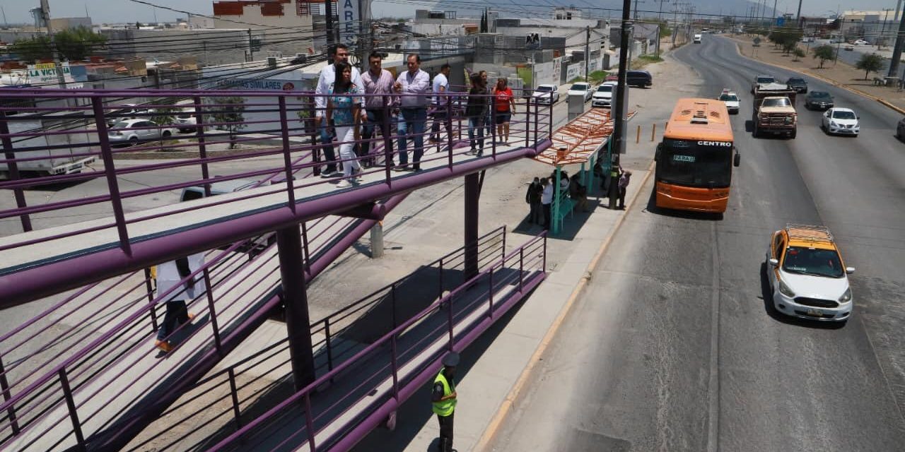 TIENE GARCÍA NUEVO PUENTE PEATONAL PARA EVITAR ACCIDENTES