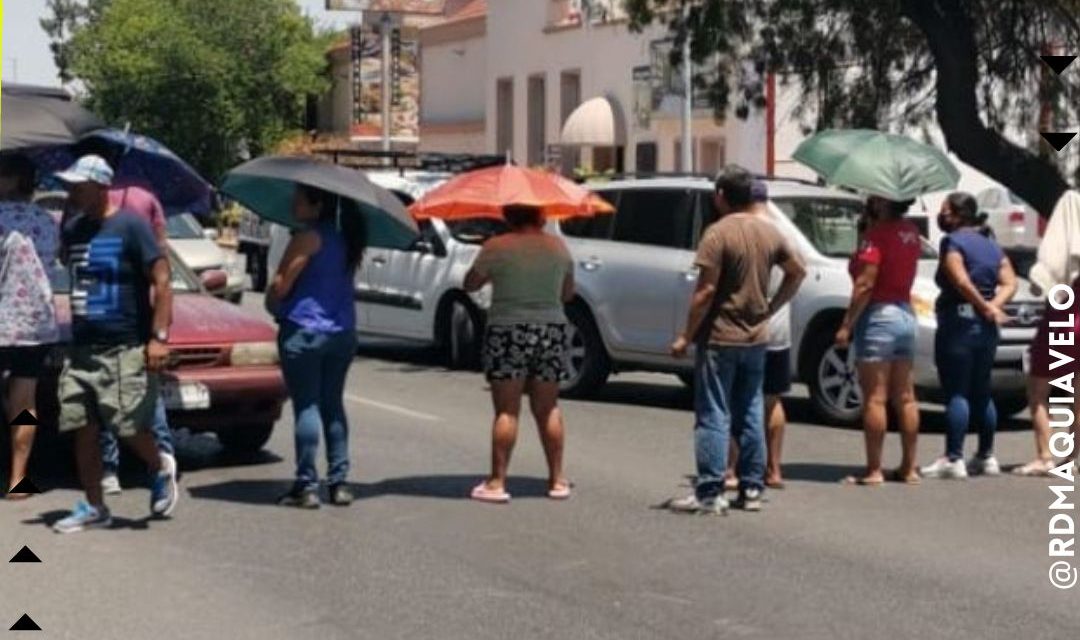 POR FALTA DE AGUA COMO PROTESTA BLOQUEAN VECINOS LA AVENIDA COLÓN