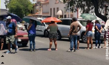 POR FALTA DE AGUA COMO PROTESTA BLOQUEAN VECINOS LA AVENIDA COLÓN