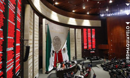 DIPUTADOS EXTIENDEN DEBATE POR 14 HORAS Y LO PASAN IGUAL