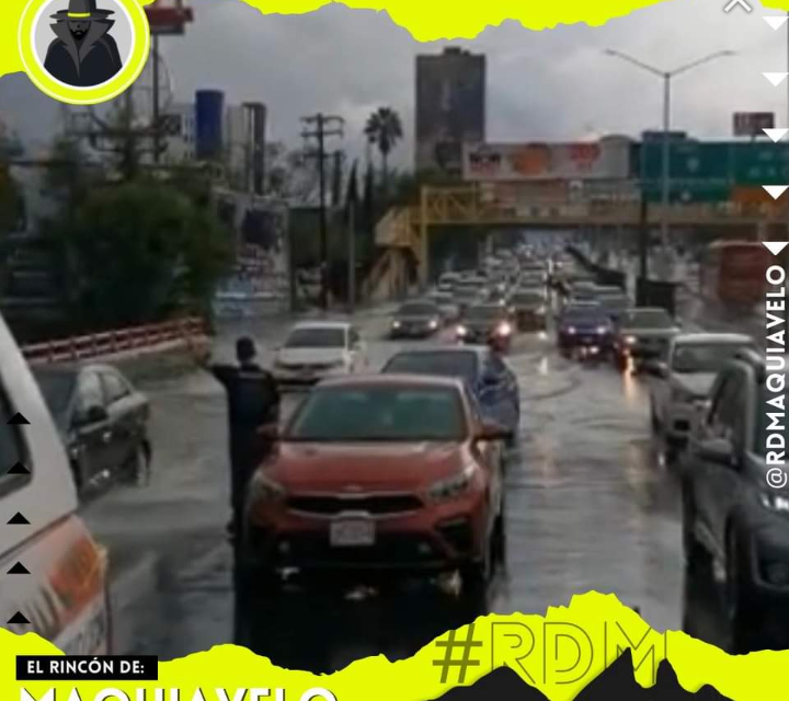 CAOS VIAL SE PRESENTA EN AVENIDAS DE MONTERREY A CAUSA DE LAS LLUVIAS