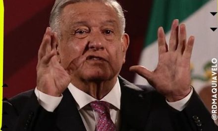 SEÑALA AMLO QUE ELENA CHÁVEZ ESTARÍA INCURRIENDO EN DESHONESTIDAD INTELECTUAL POR PUBLICACIÓN DE “EL REY DEL CASH”