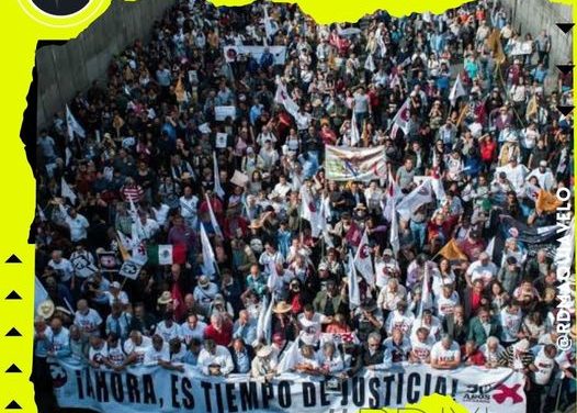 REALIZAN MARCHA AL ZÓCALO A 54 AÑOS DE LA MATANZA DE TLATELOLCO