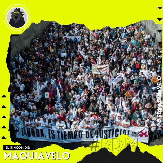 REALIZAN MARCHA AL ZÓCALO A 54 AÑOS DE LA MATANZA DE TLATELOLCO