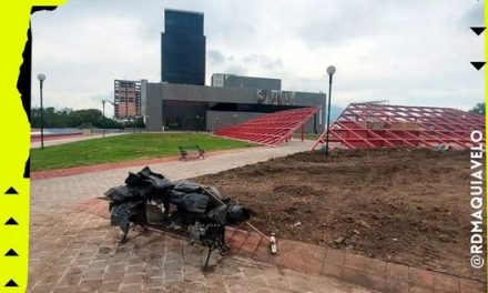 REMODELAN JARDINERAS DE LA MACROPLAZA