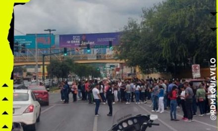 BLOQUEAN NORMALISTAS AVENIDA VENUSTIANO CARRANZA EXIGEN SEGURIDAD