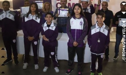 FELÍCITA CARLOS GUEVARA A LOS NIÑOS Y JÓVENES DEPORTISTAS QUE PUSIERON EL NOMBRE DE GARCÍA EN LO ALTO