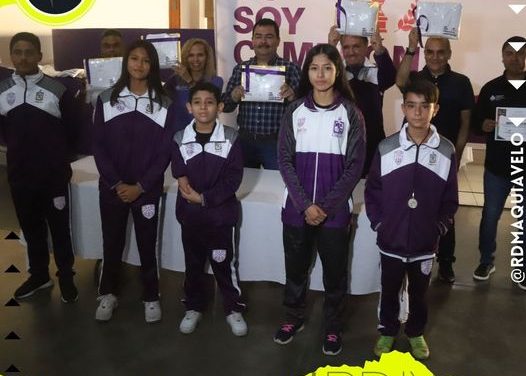 FELÍCITA CARLOS GUEVARA A LOS NIÑOS Y JÓVENES DEPORTISTAS QUE PUSIERON EL NOMBRE DE GARCÍA EN LO ALTO