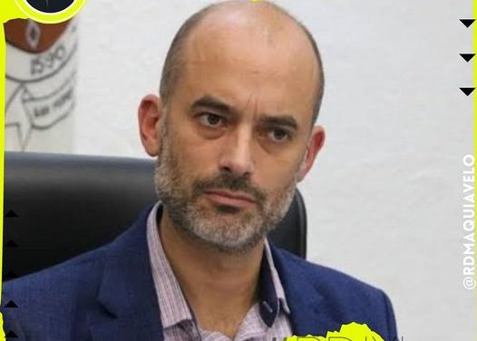 ACUDE MIGUEL TREVIÑO CON TODO Y SU TESORERA A BUSCAR QUE DIPUTADOS LE APRUEBEN SU AUMENTO AL PREDIAL