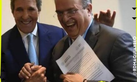 MARCELO EBRARD SE COMPROMETE A REDUCIR EMISIÓN DE GASES