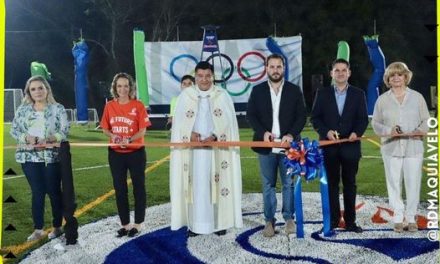 REGIDOR LUIS CAVAZOS INAUGURA CANCHAS DEPORTIVAS EN ALLENDE