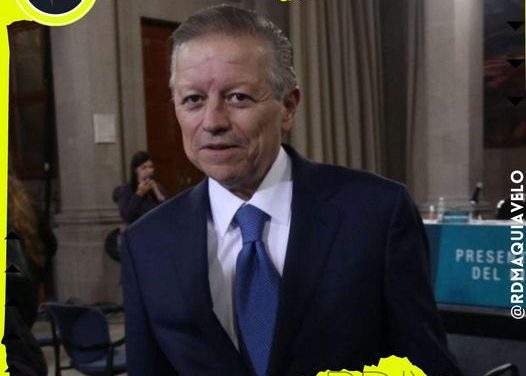PRESIDENTE DE LA SUPREMA CORTE DE JUSTICIA DECLARA QUE ES FAN DE TAYLOR SWIFT