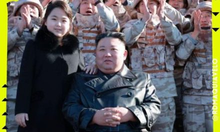 APARECE KIM JONG-UN CON SU HIJA