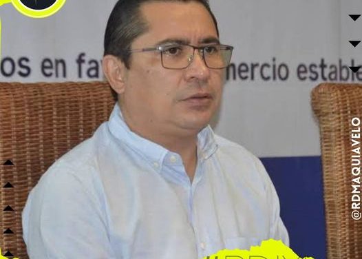 POLÍTICO DE CRISTAL NO SOPORTA CUESTIONAMIENTOS DE PERIODISTA Y OFENDE SU TRABAJO