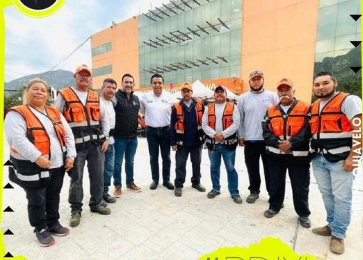 JESÚS NAVA SORPRENDE A EMPLEADOS DE LA ADMINISTRACIÓN CON EL PAGO COMPLETO DE “AGUINALDO”