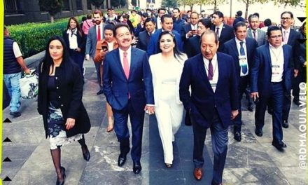 SENADORES Y DIPUTADOS MORENISTAS SON INVITADOS A PALACIO PARA QUE AMLO LES AGRADEZCA