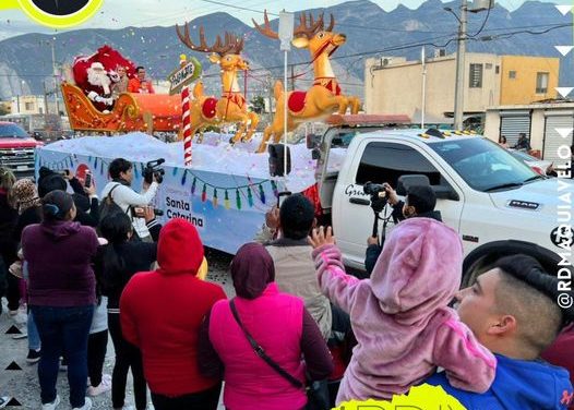 CONCLUYE CON ÉXITO GOBIERNO DE SANTA CATARINA DESFILE NAVIDEÑO EN EL MUNICIPIO