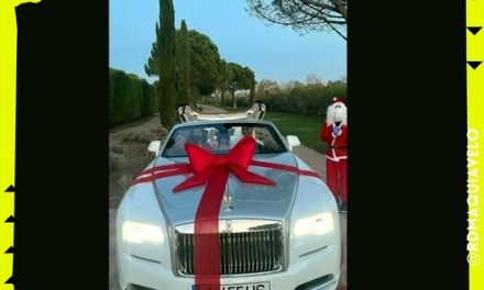 RECIBE CRISTIANO RONALDO ROLLS-ROYCE DAWN DE NAVIDAD