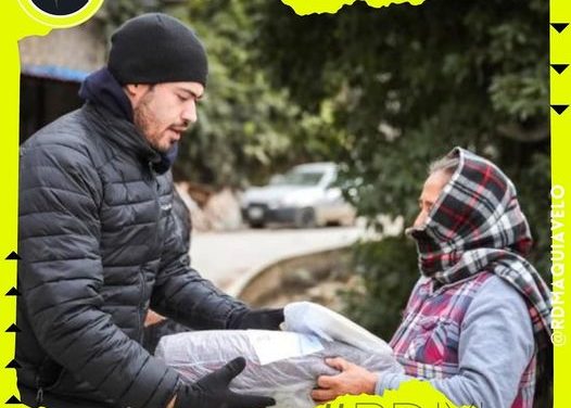 REPARTEN COMIDA NAVIDEÑA EN SANTIAGO A PERSONAS VULNERABLES