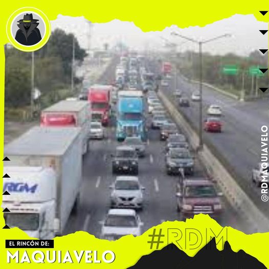 LA CARRETERA PARA CRUZAR HACIA LAREDO SE COLAPSA