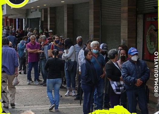 BANCO DE BIENESTAR ES UN DESORDEN EN NL Y HACEN ‘MACROFILAS’ ADULTOS POR PENSIÓN