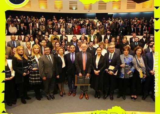 250 JURISTAS CONVERSAN SOBRE LA NUEVA CONSTITUCIÓN Y SUS ALCANCES