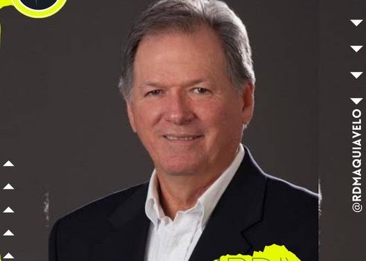 RINDE CONGRESO HOMENAJE A JAVIER LIVAS