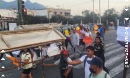 PROTESTAN COMERCIANTES AMBULANTES ANTE EL DECOMISO DE SUS MERCANCÍAS