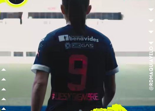 REGRESA DESIRÉE MONSIVÁIS A RAYADAS