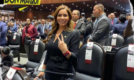 DIPUTADA FEDERAL KARINA BARRÓN PROMUEVE LA SALUD Y REGALA CLASES GRATIS DE EJERCICIO