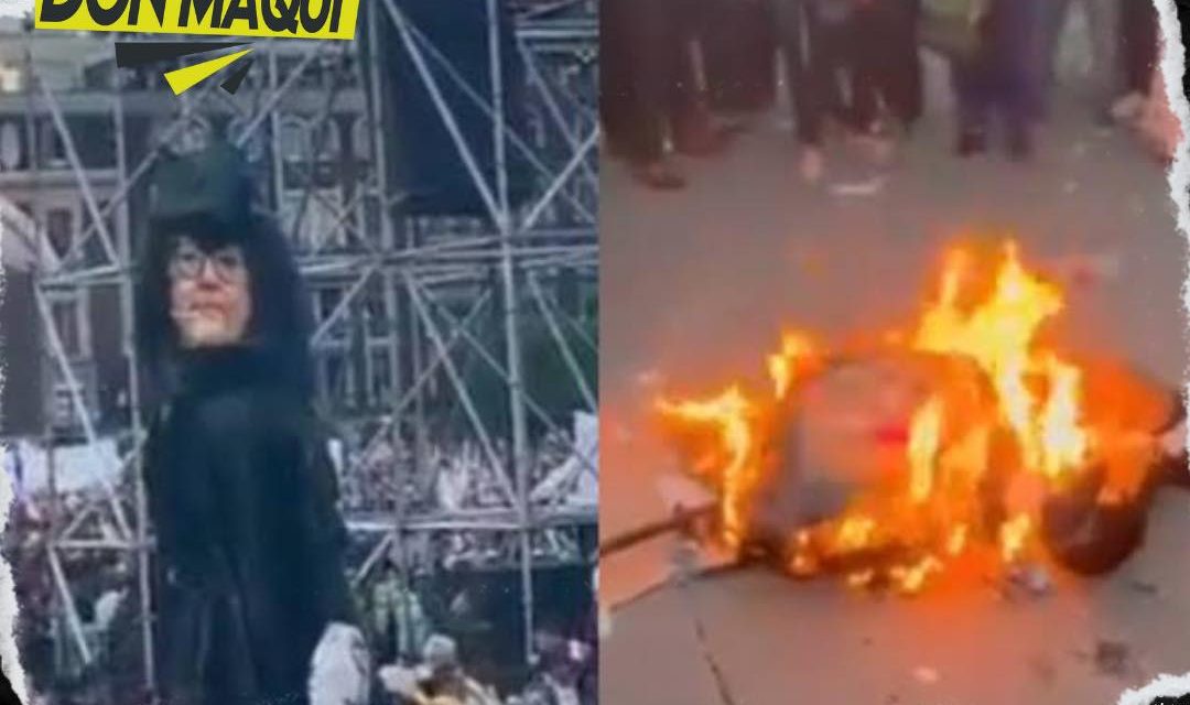 GRUPO DE PERSONAS INCENDIAN FIGURA DE NORMA PIÑA EN ZÓCALO Y GRITAN “FUERA PIÑA