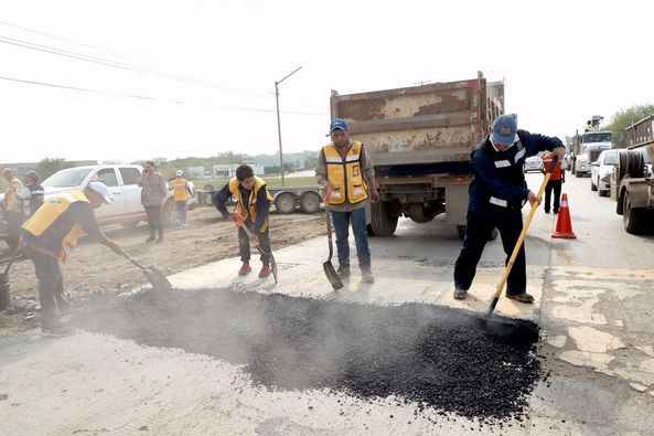 SIN DESCANSO SIGUEN TRABAJANDO EN ALLENDE POR MANTENER EN BUENAS CONDICIONES SUS CALLES