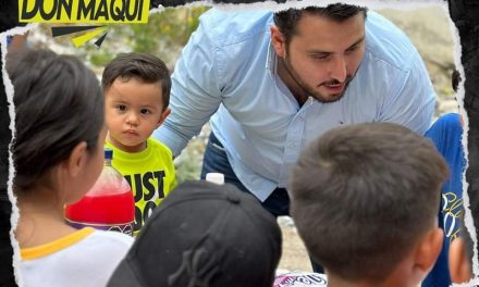 ALEJANDRO ARMENDARIZ LLEVA PASTEL SORPRESA AL PEQUEÑO KEVIN