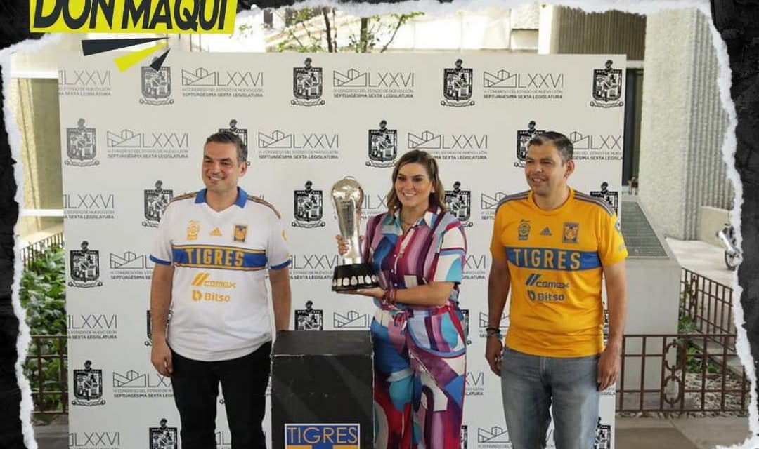 EXIBEN EN CONGRESO LA COPA DEL CLUB DE TIGRES