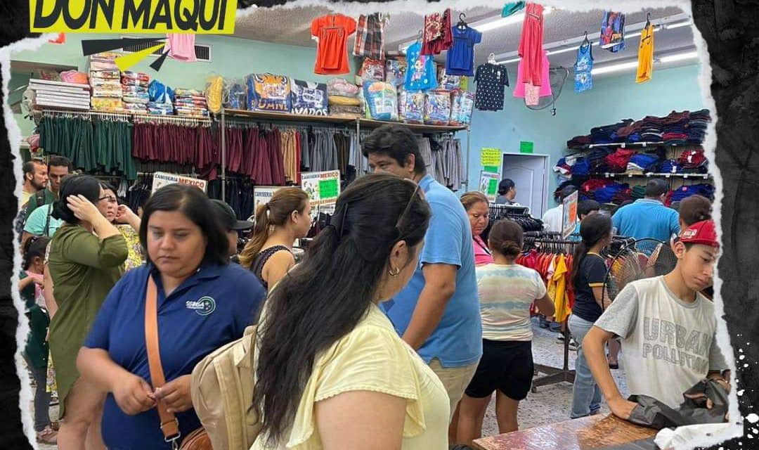 EN ÚLTIMA SEMANA PADRES DE FAMILA ABARROTAN TIENDAS DE UNIFORMES ESCOLARES