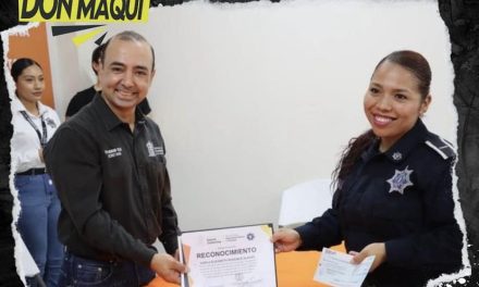 SANTA CATARINA RECONOCE A POLICÍAS EN SU DÍA